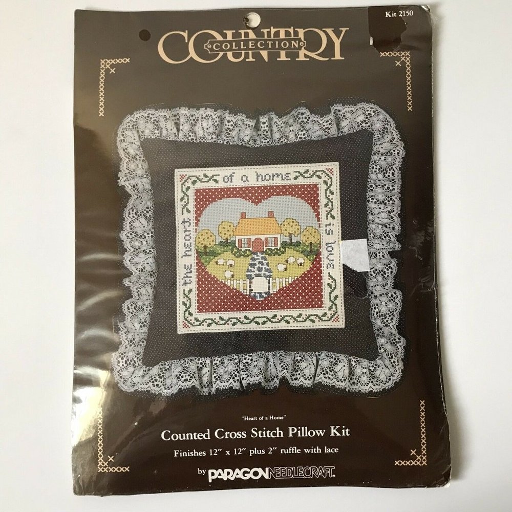 Cross stitch pillow kit "Heart of a Home" 2150 Country Collection‎ Vintage